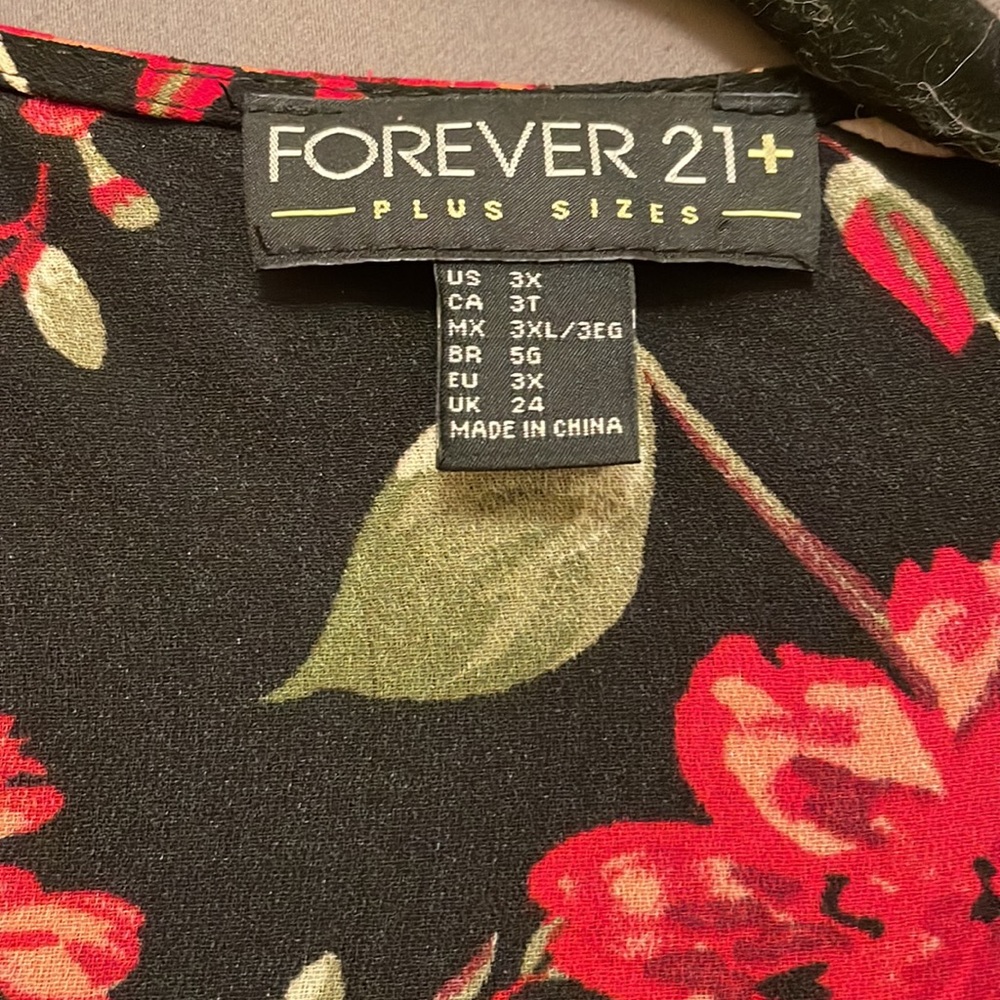 Forever 21 + dark floral wrap midi dress - Picture 2 of 3